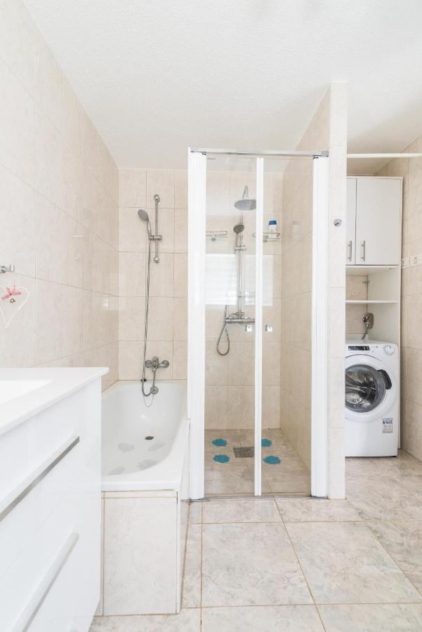 Home2Book Stunning Apartment Rocas Rojas ซานบาร์โตโลเม ภายนอก รูปภาพ